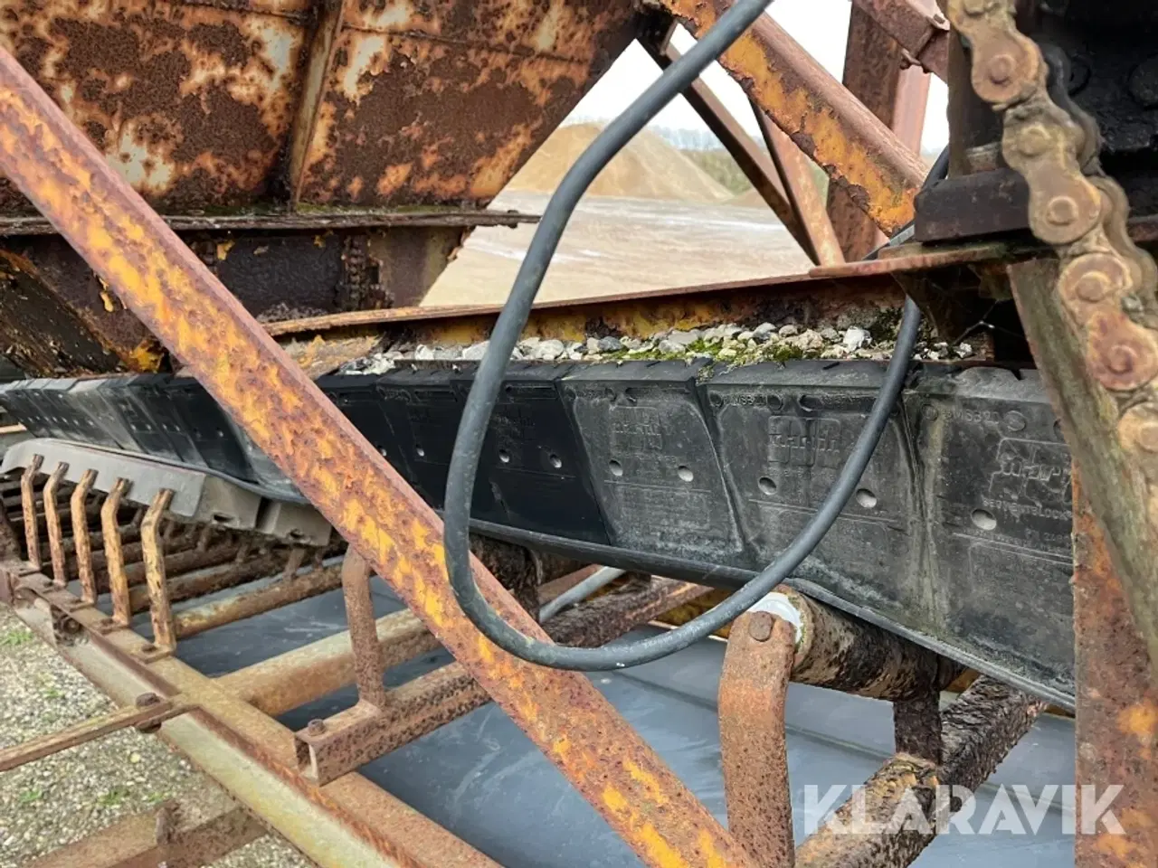 Billede 10 - Fødekasse med udleveringsbånd