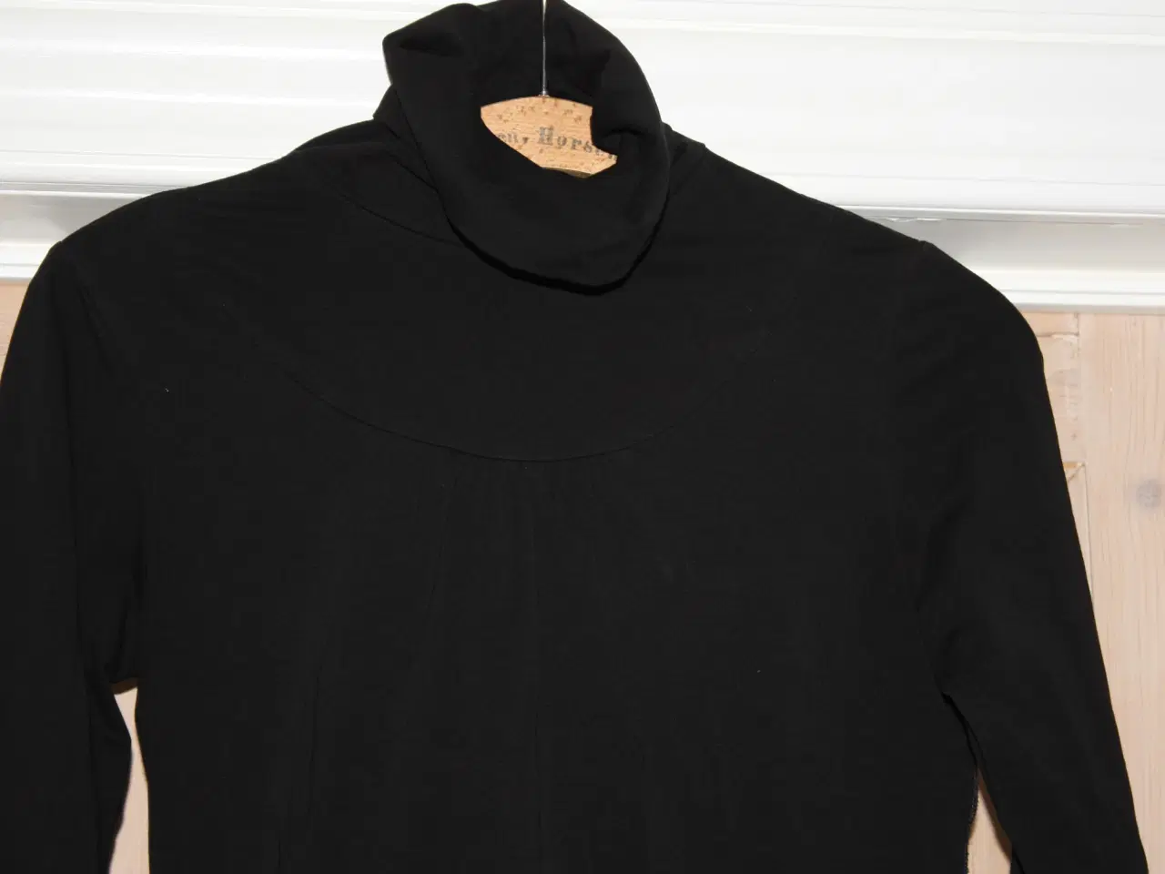 Billede 2 - Sort Esprit rullekrave / bluse str. M