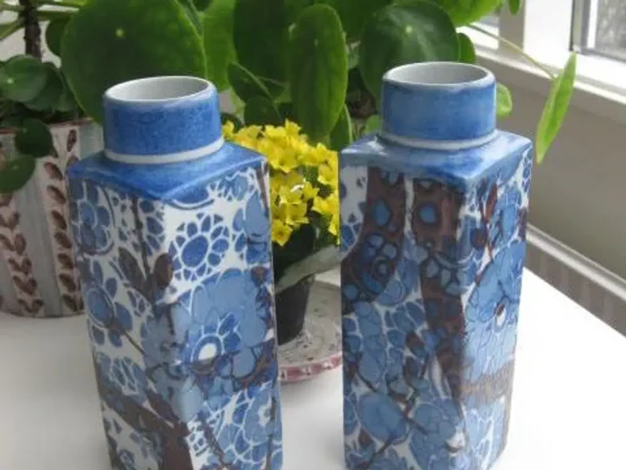 Billede 1 - Fajance vase af Johanne Gerber