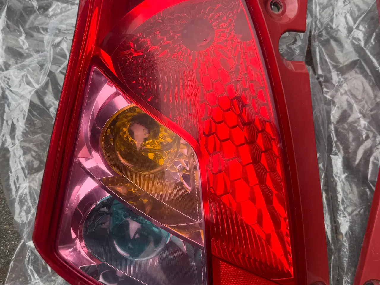 Billede 2 - Suzuki Swift baglygter 