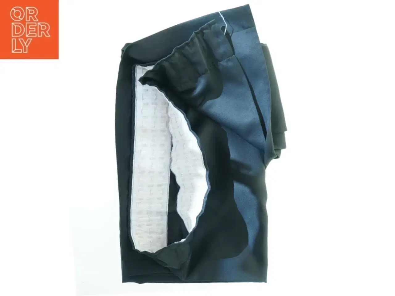 Billede 1 - Sort gardinfag (str. 135x240 cm)