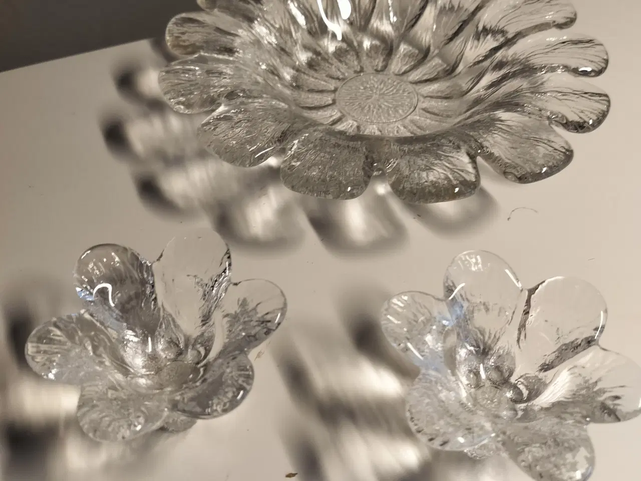 Billede 1 - Holmegaard åkande fad og 2 lysestager.