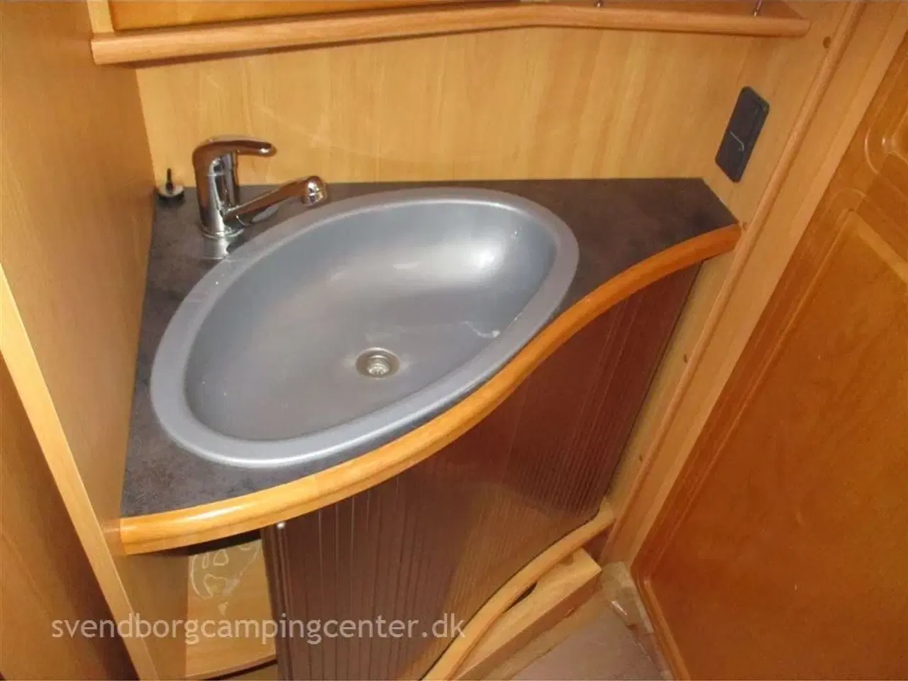 Billede 10 - 2004 - LMC 560 RD Lord Ambassador Alde centralvarme