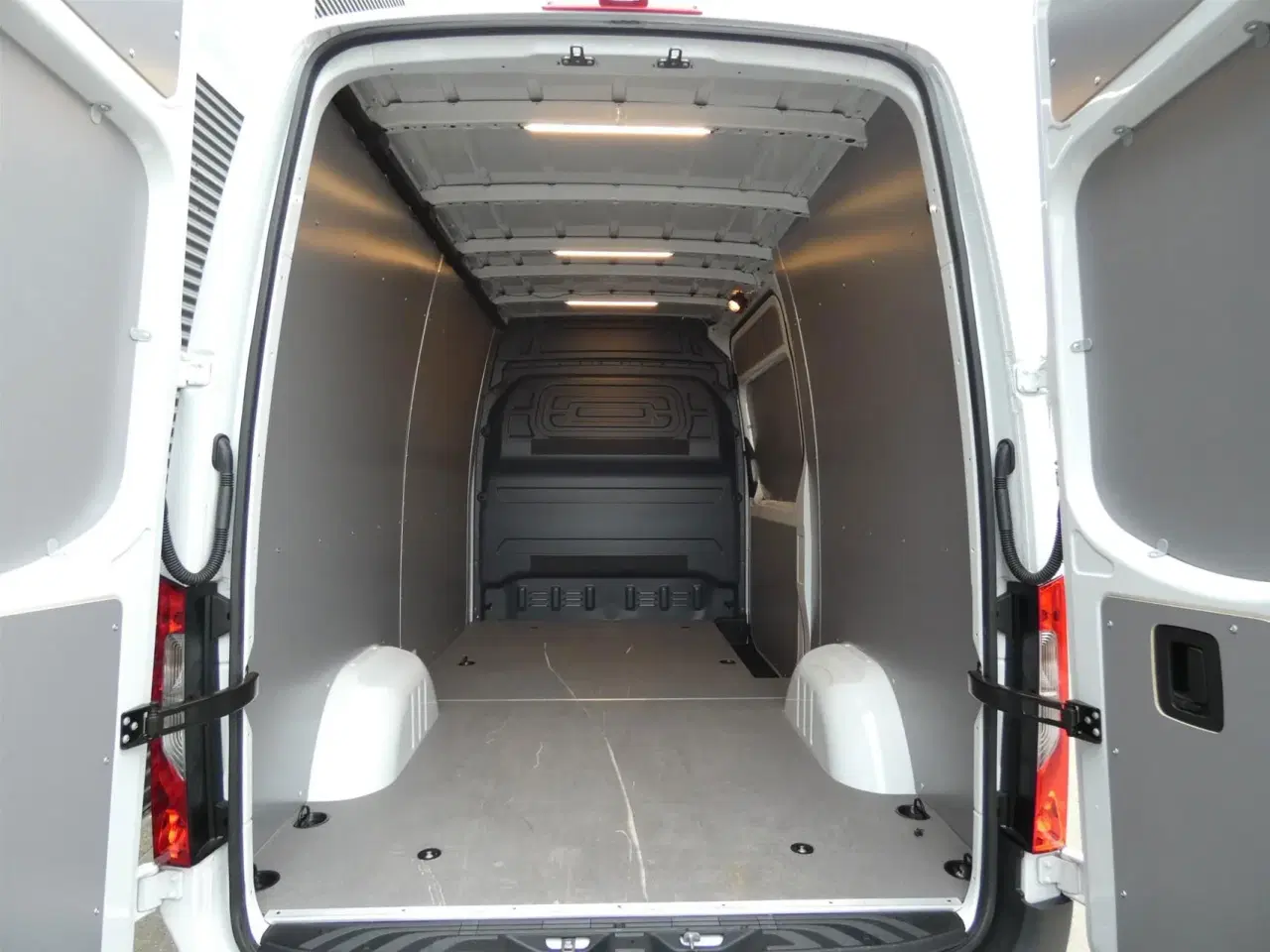 Billede 7 - Mercedes-Benz Sprinter 317 2,0 CDI A2 H2 RWD 9G-Tronic 170HK Van Aut.