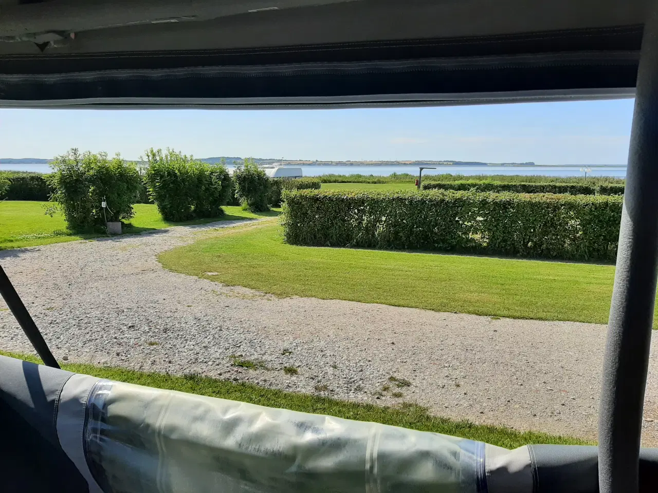 Billede 2 - Indflytningsklar campingvogn med fjordudsigt