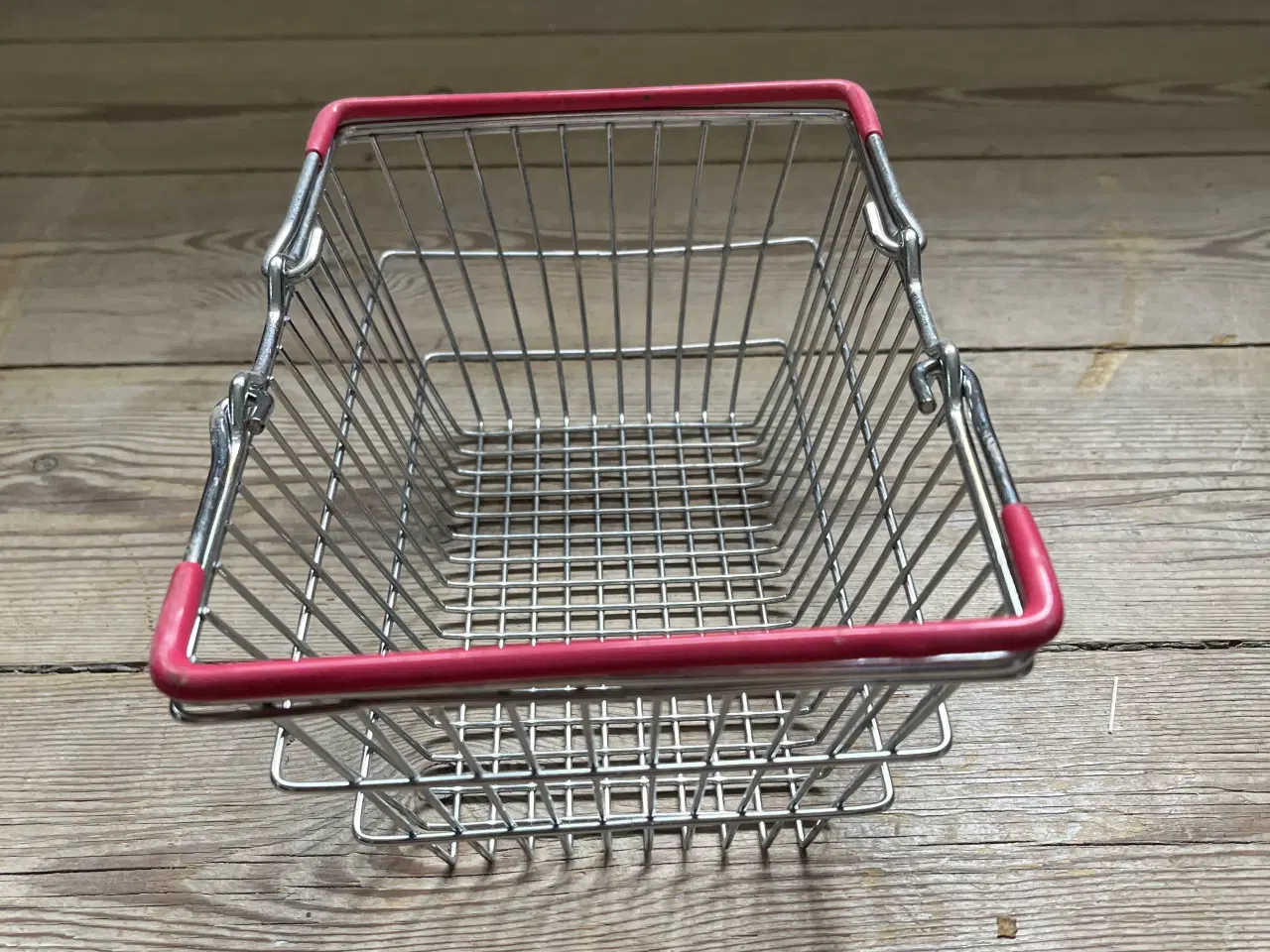 Billede 4 - Lille indkøbskurv i metal