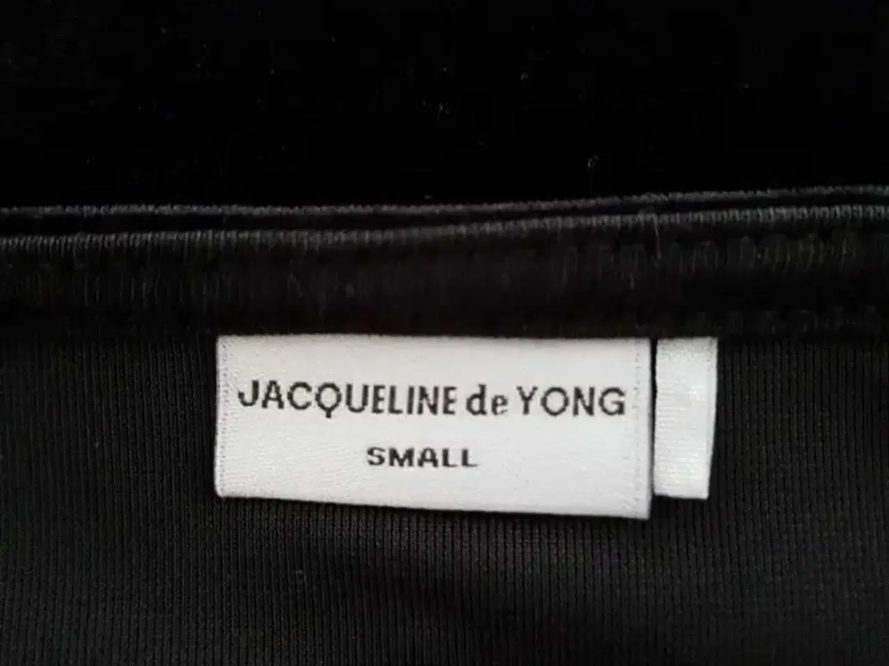 Billede 5 - Jaqueline de Yong bluse str. S
