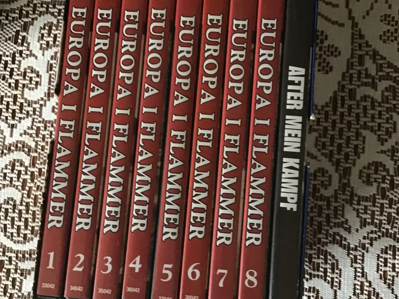 Billede 1 - DVD bokse Familie Sommer og Europa i flammer