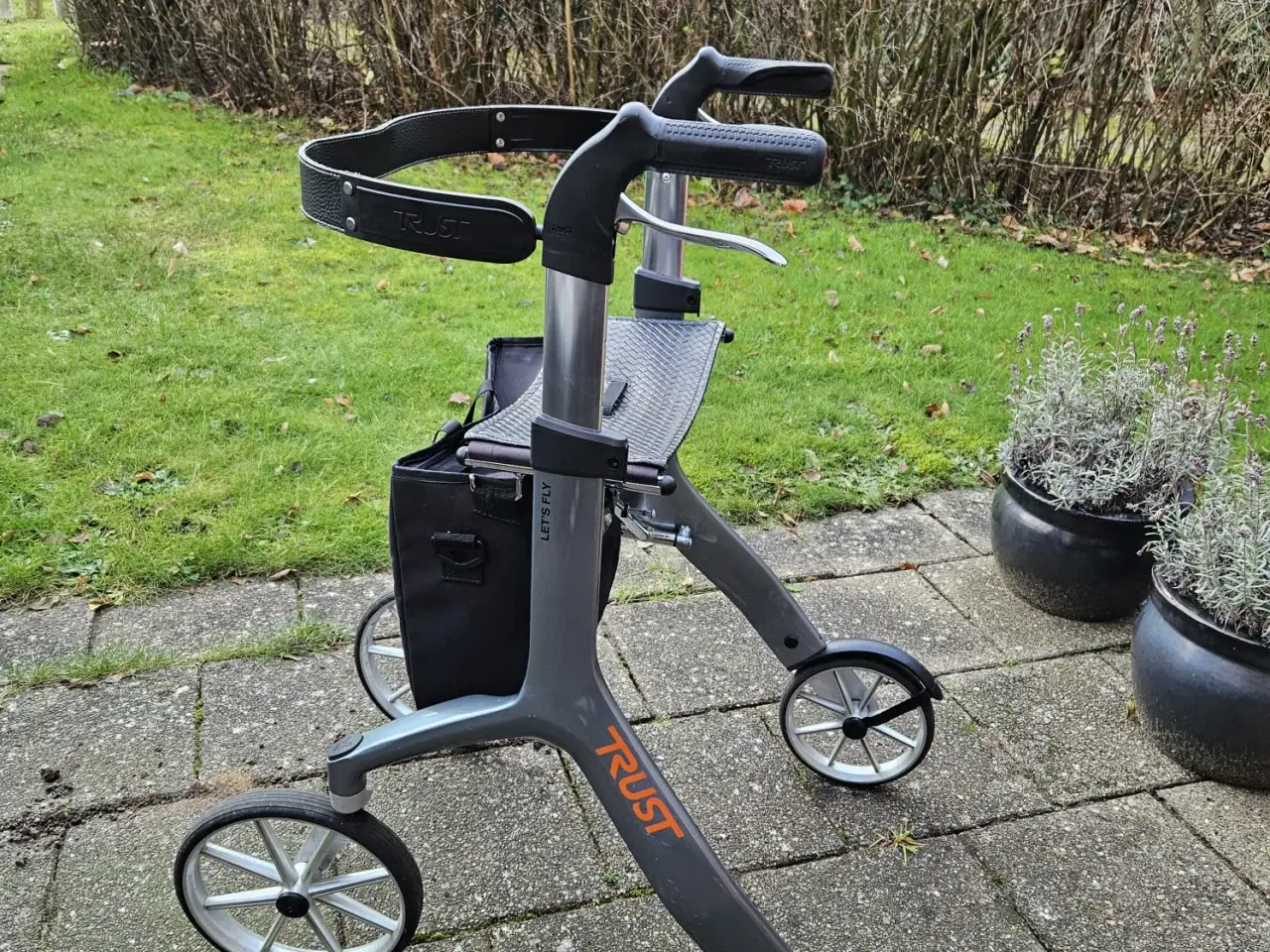 Billede 1 - Sammenklappelig rollator 