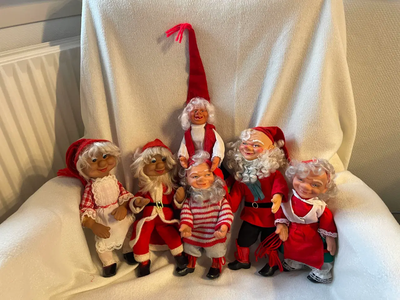 Billede 1 - Festlig nissefamilie sælges