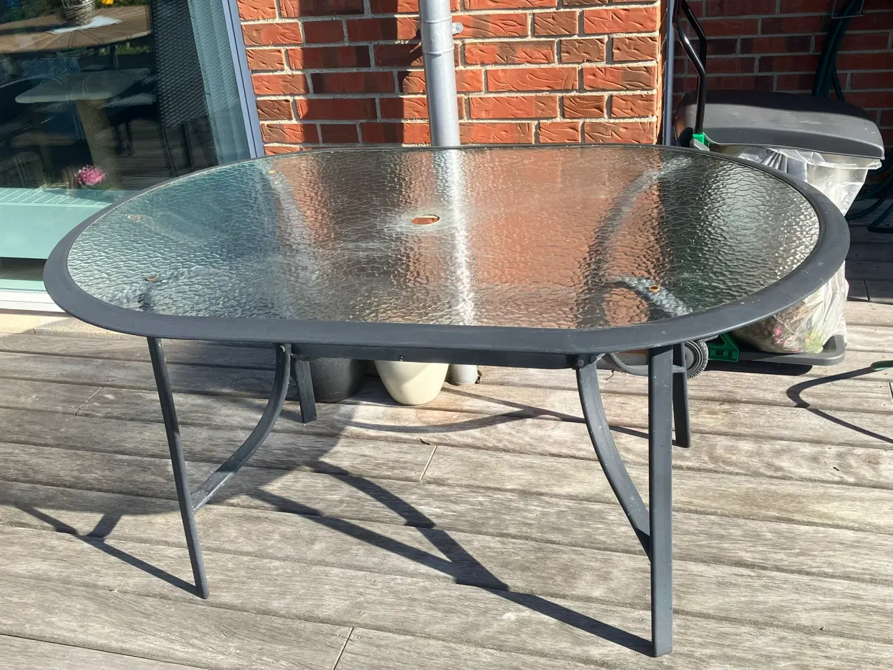 Billede 2 - Bord med 6 stole. Stel i alu pulverlakeret