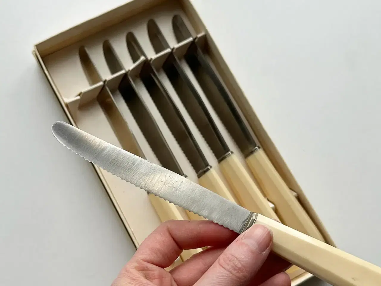 Billede 3 - Corona vintageknive m plastskaft og skær, 6 stk i æske