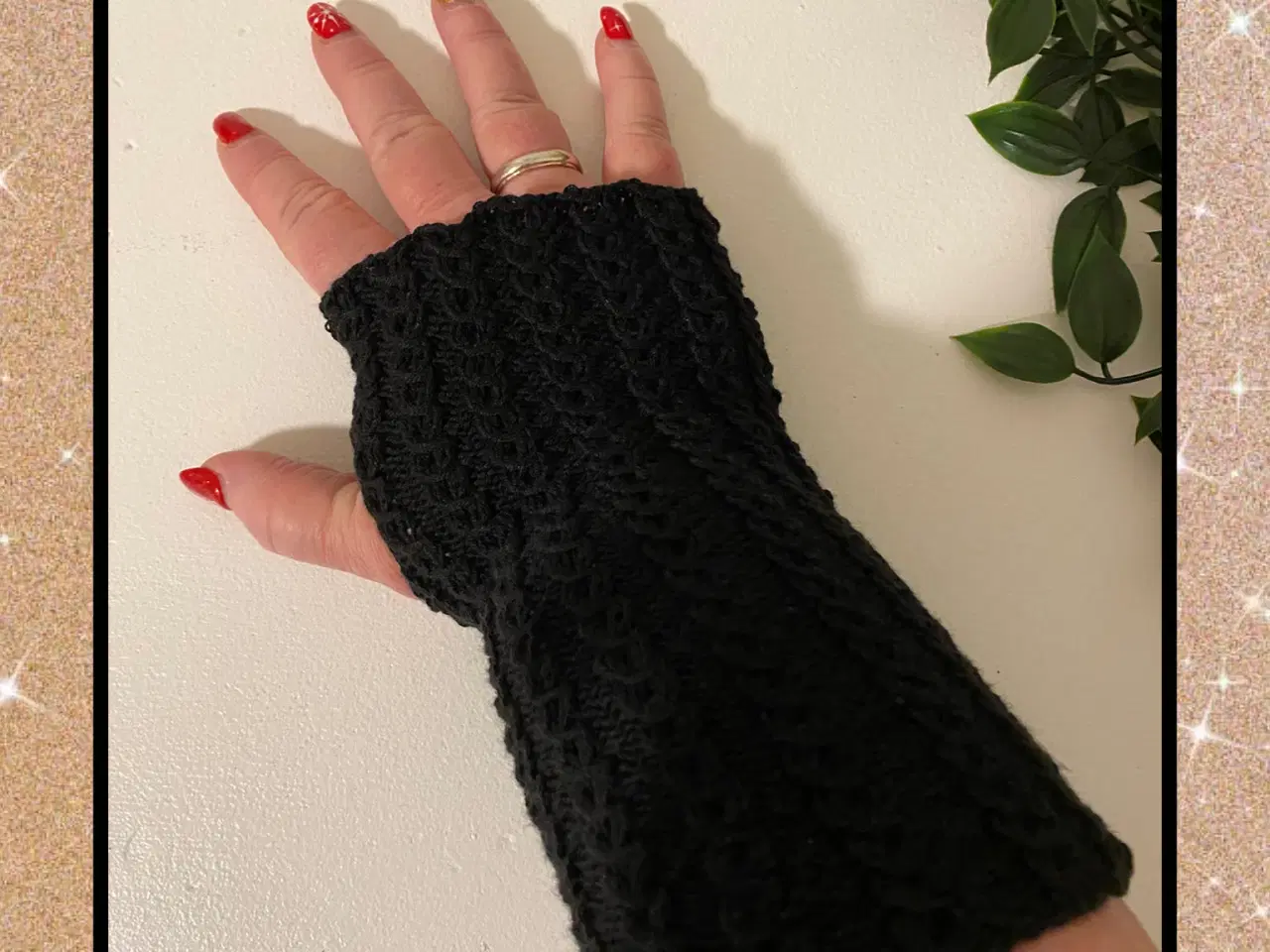 Billede 1 - Hjemmestrikkede håndledsvarmere