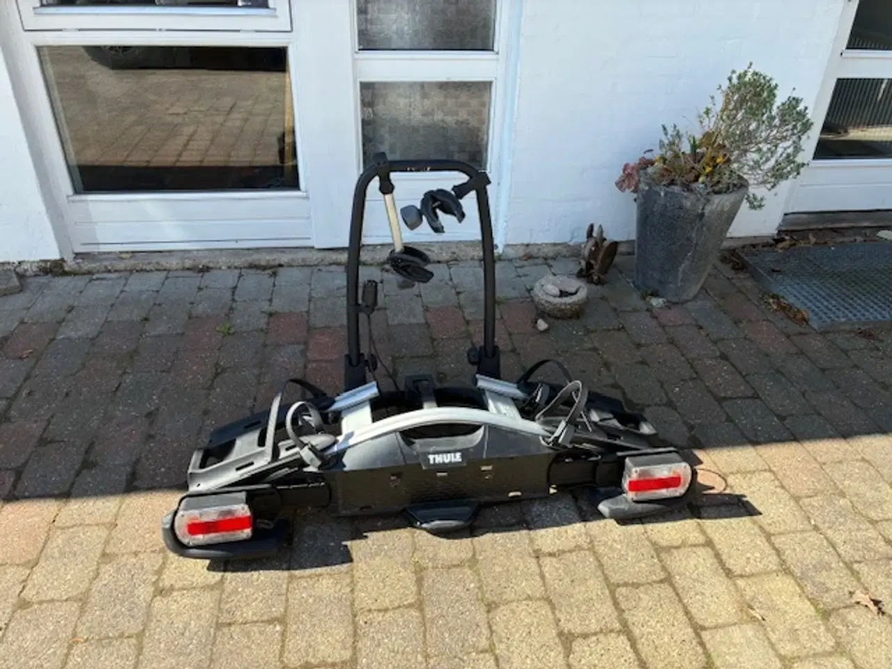 Billede 1 - Thule cykelholder  til bil (2 x el-cykler)