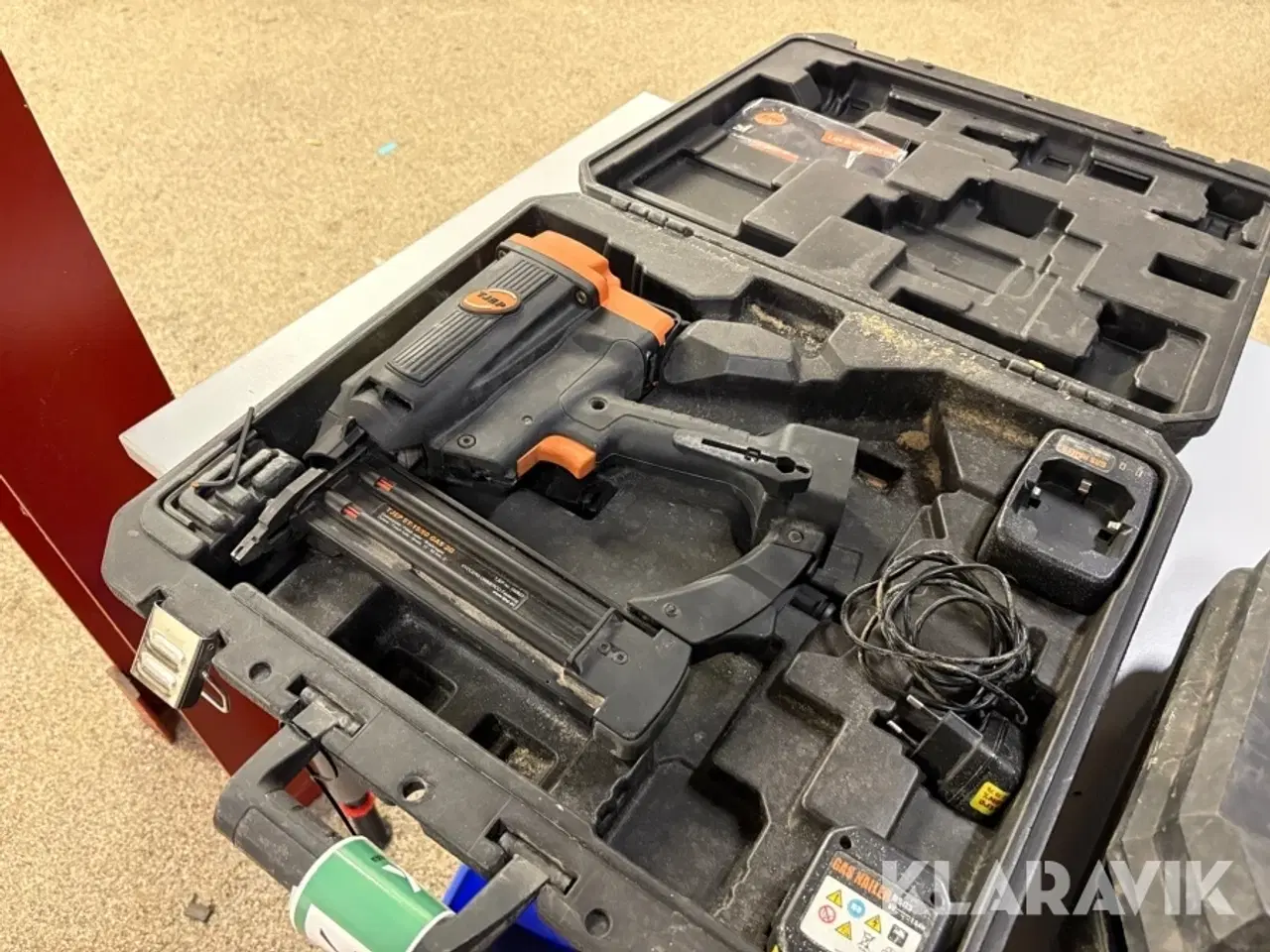 Billede 11 - Sømpistol og bajonetsav Tjep