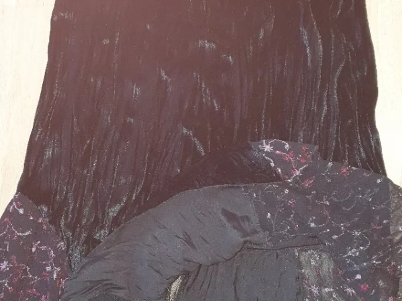 Billede 2 - Nederdel 		