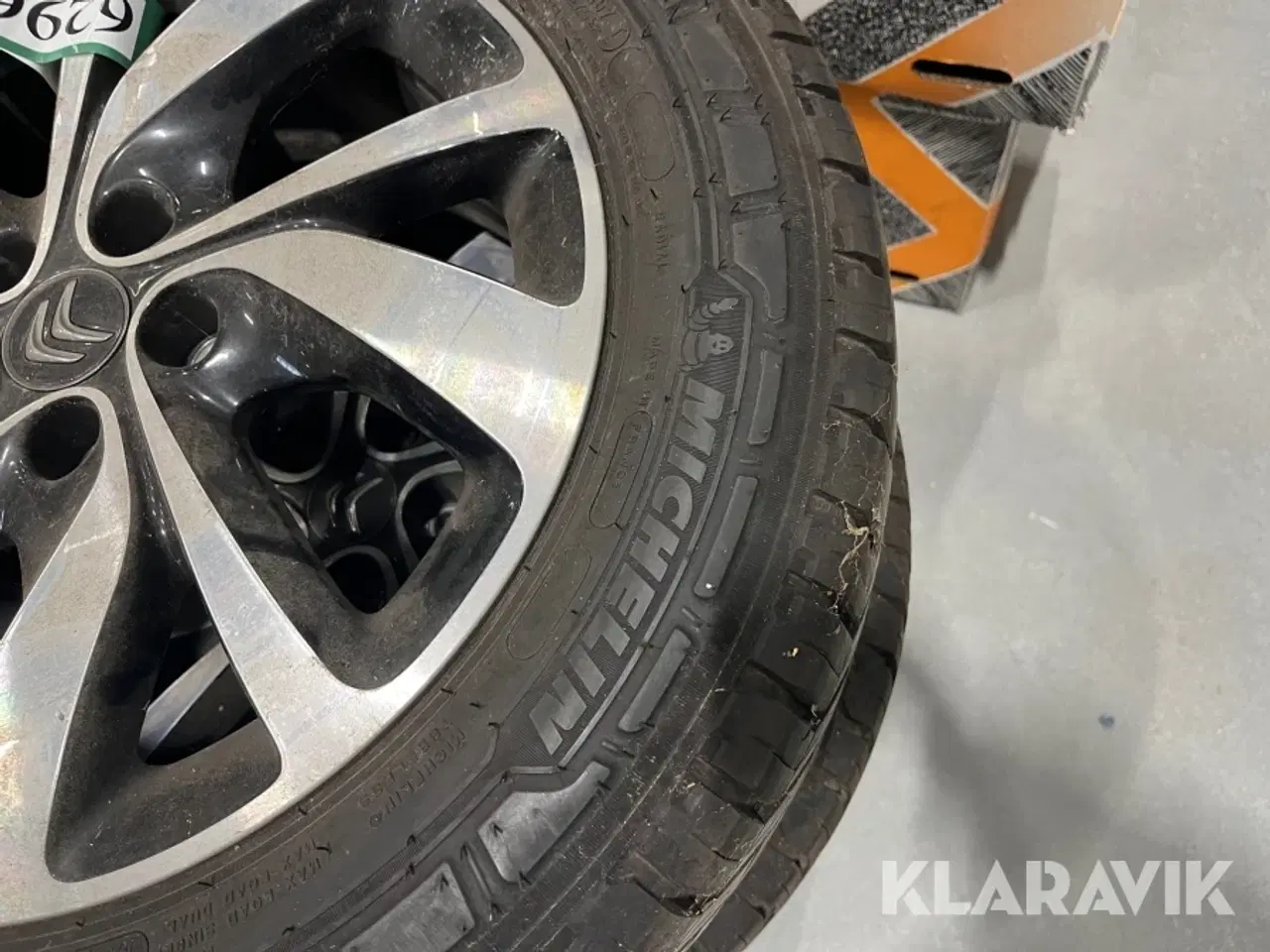 Billede 6 - Helårsdæk med fælg Michelin 215/60R17 4 styk