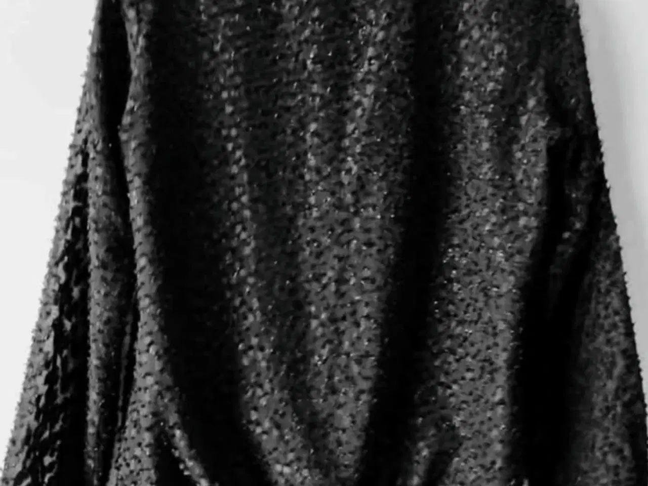 Billede 2 - Elegant sort paillet bluse fra Gerry Weber design