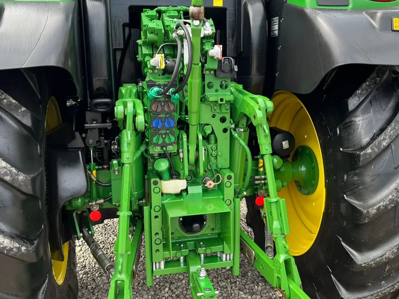 Billede 12 - John Deere 6135R Krybegear, frontlift, TLS Affjedret foraksel og affjedret kabine samt luft anlæg