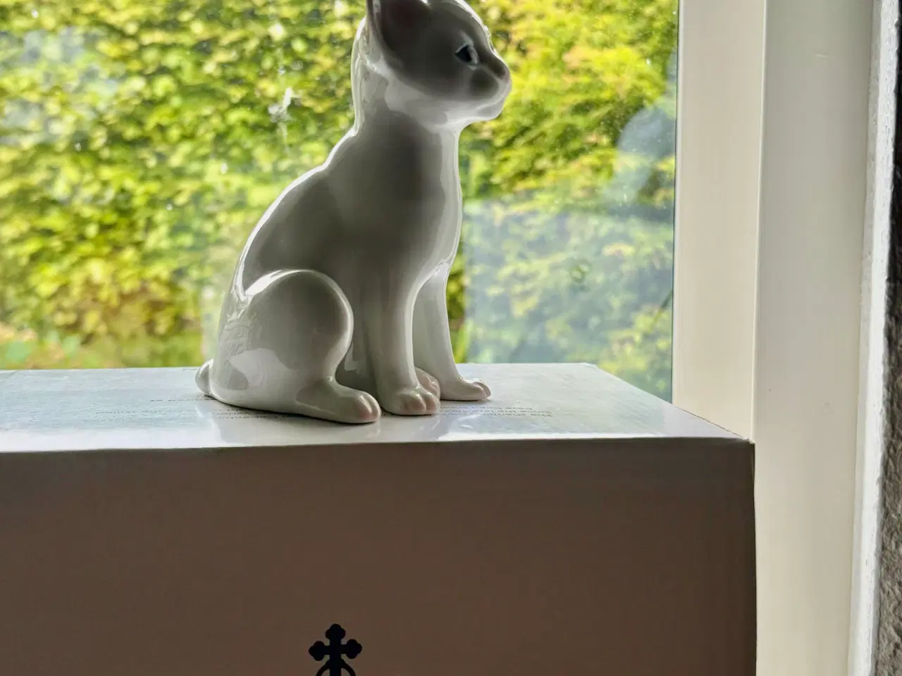 Billede 4 - ✨ Bing & Grøndahl porcelæns killing – hvid kat mod