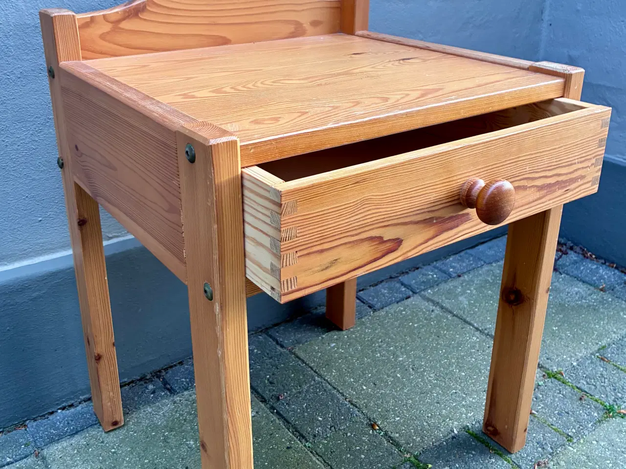 Billede 4 - vintage sengebord i massivt fyrretræ fra 1970'erne