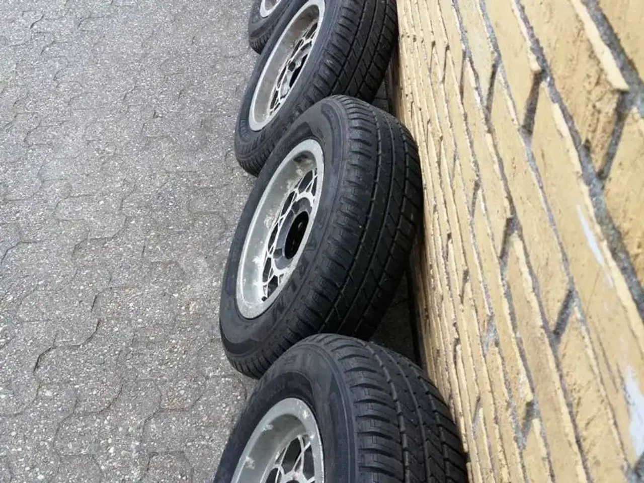 Billede 3 - Alufælge med dæk