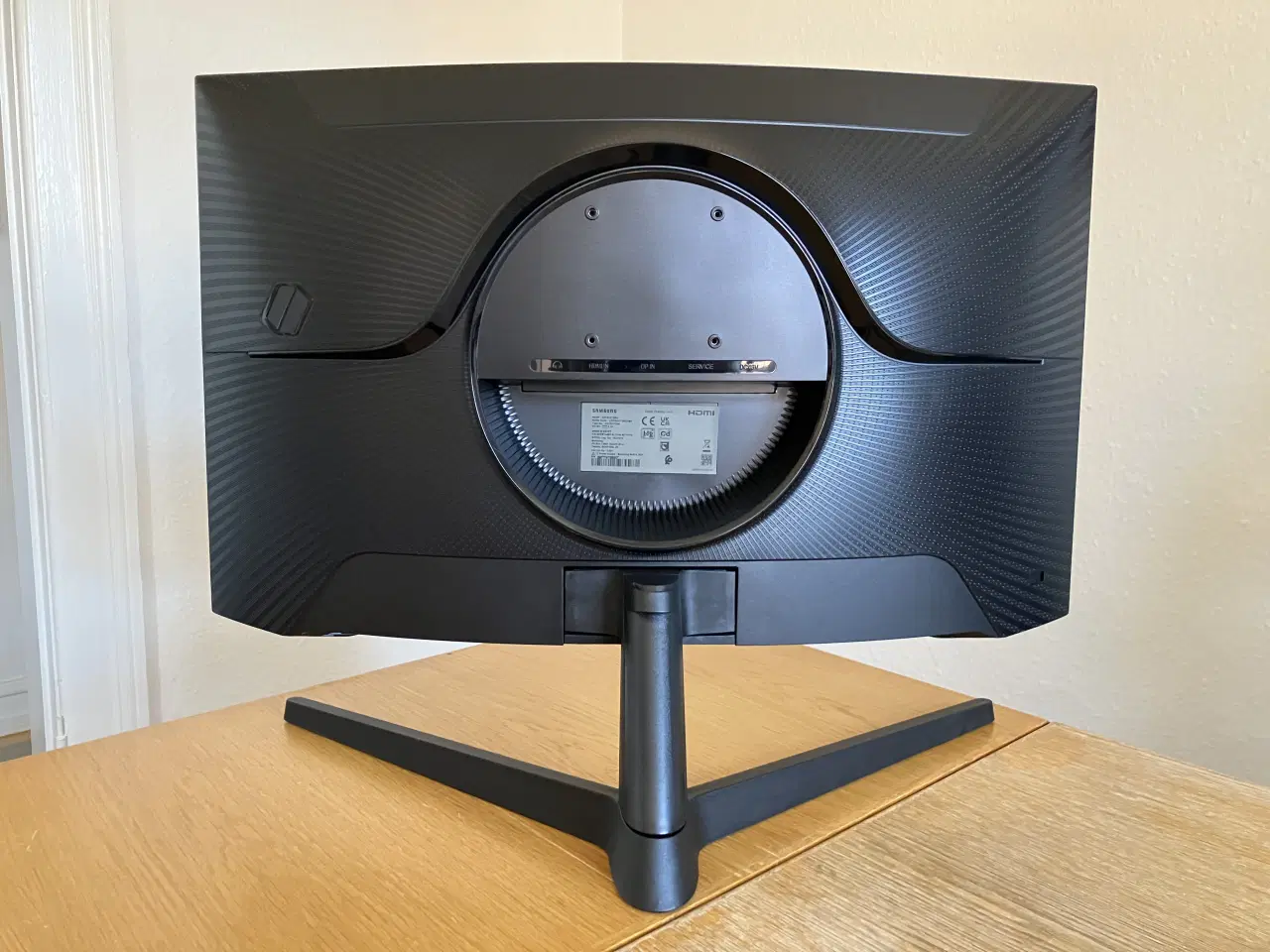 Billede 2 - Samsung Odyssey C27G55 27" buet gaming skærm
