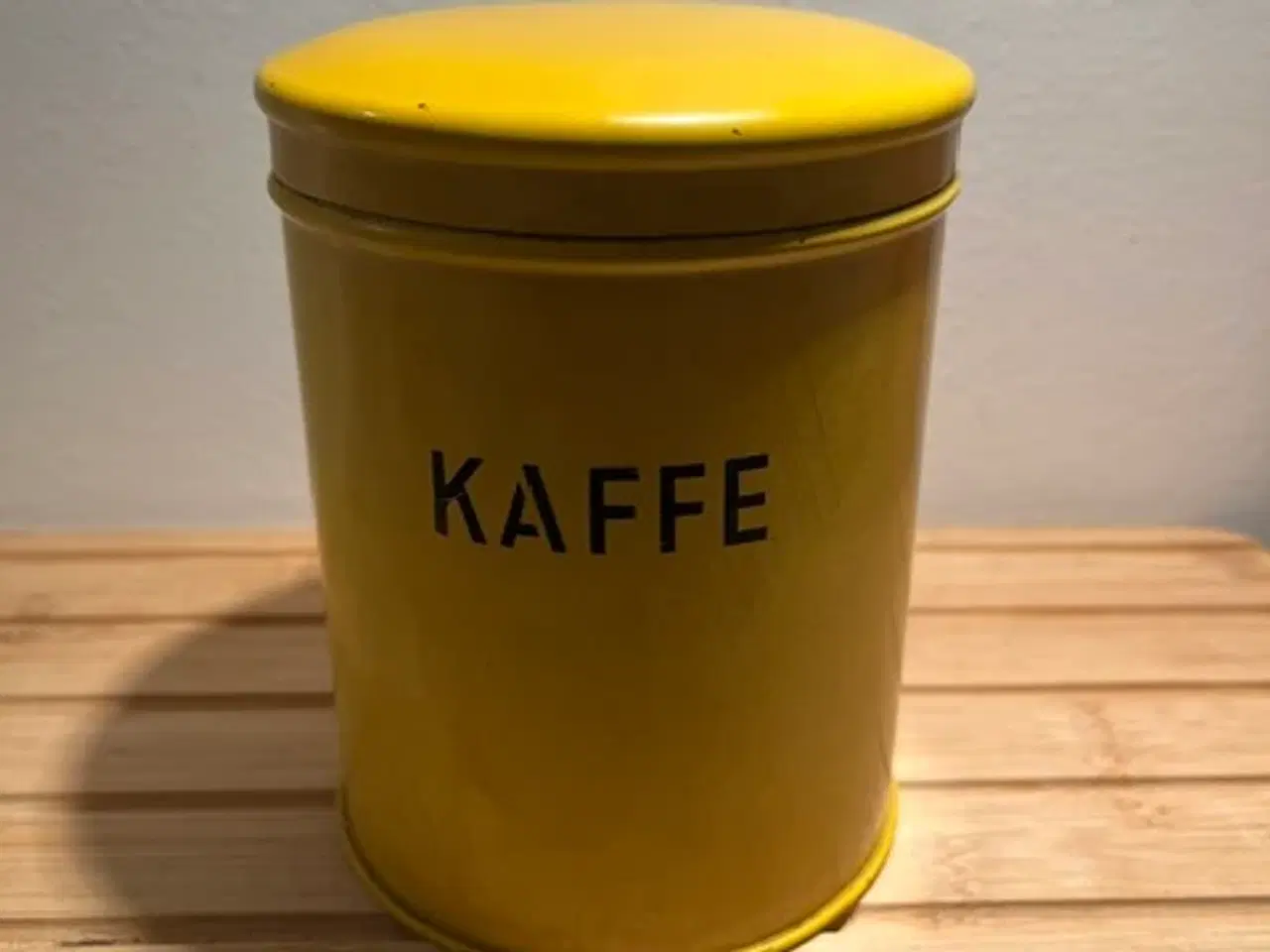 Billede 2 - Charmerende retro kaffedåse i solgul