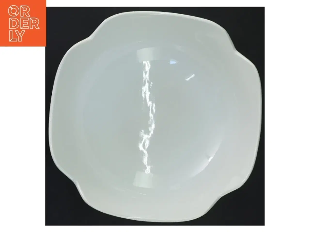 Billede 2 - Hvid skål med bølgekant (str. Ø 24x11 cm)