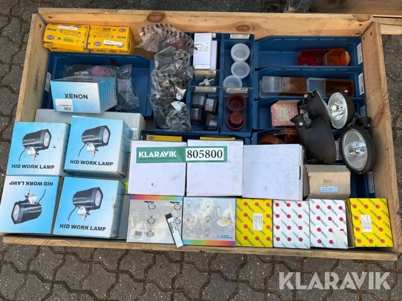Billede 2 - Lygter Ermax Hella Cargo til entreprenørmaskiner 3 paller blandet