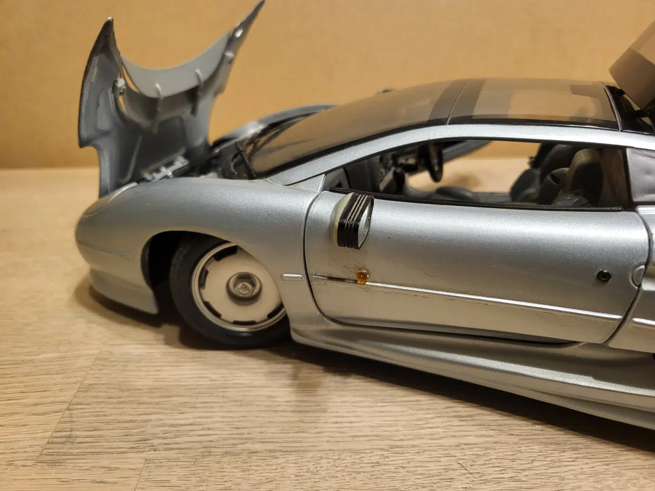 Billede 10 - Modelbil, Jaguar XJ220, skala 1/12