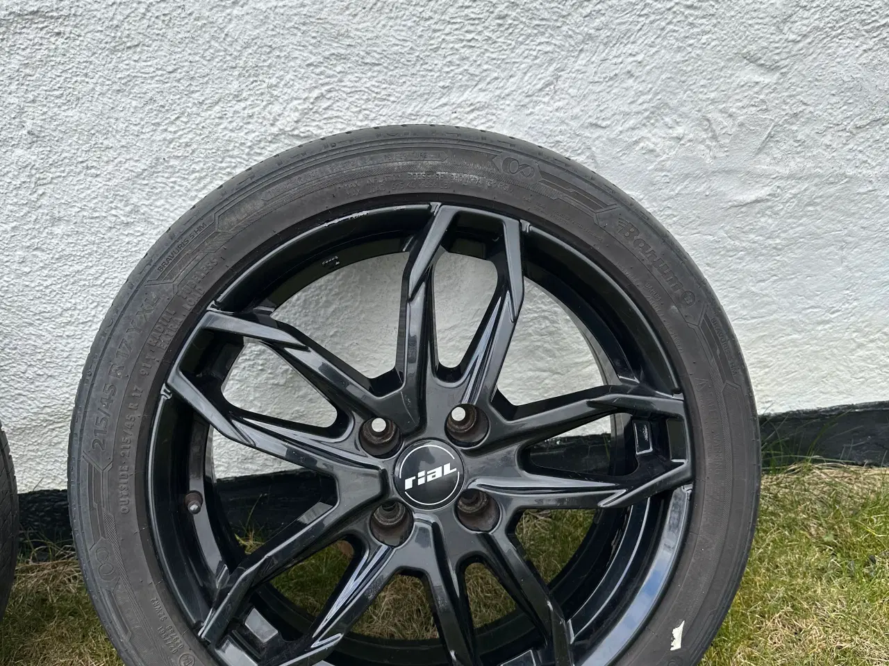 Billede 4 - Sorte fælge 4x108 med sommerdæk