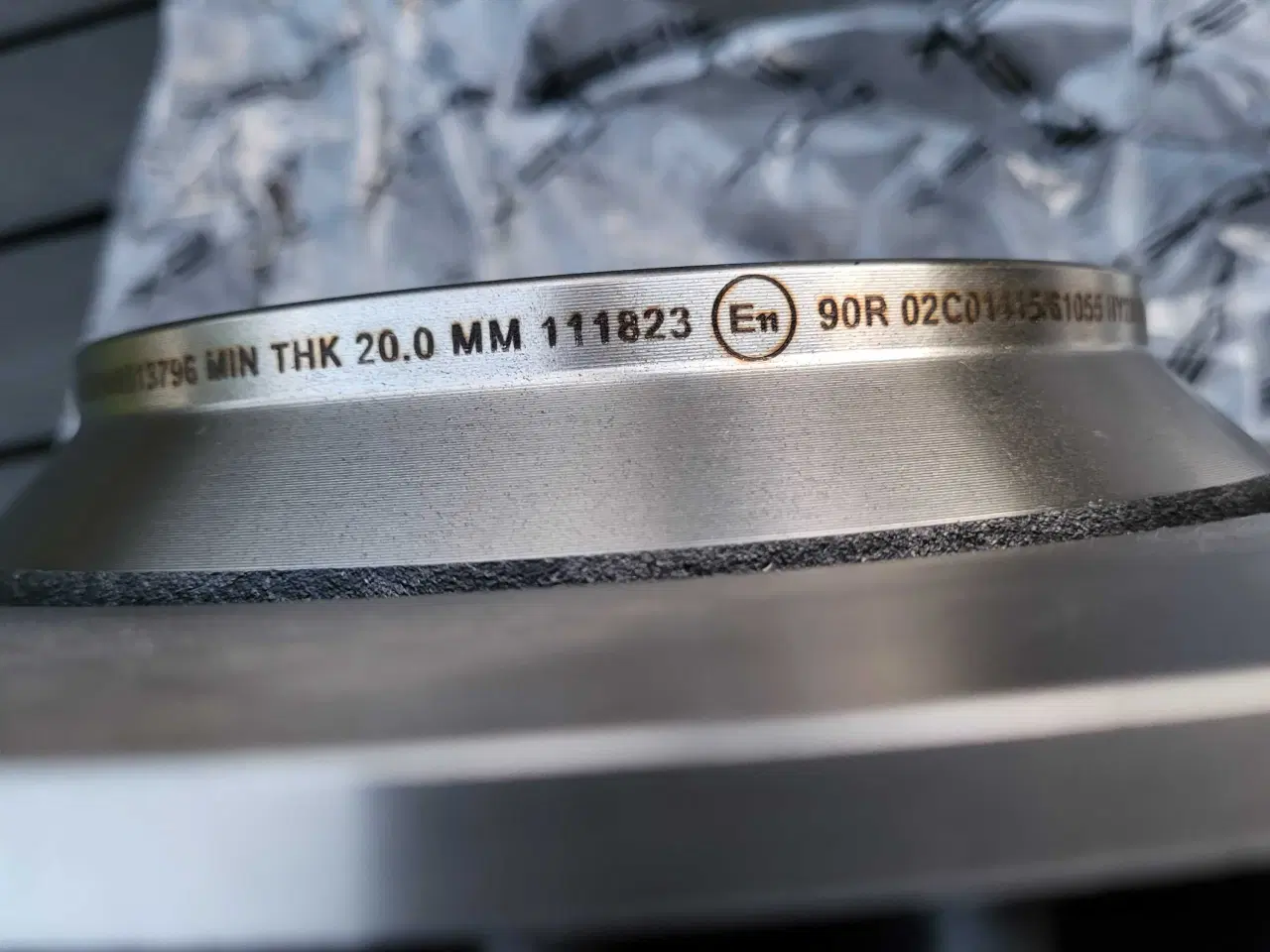 Billede 2 - Bremseskiver til bagaksel til VW passat og Skoda 