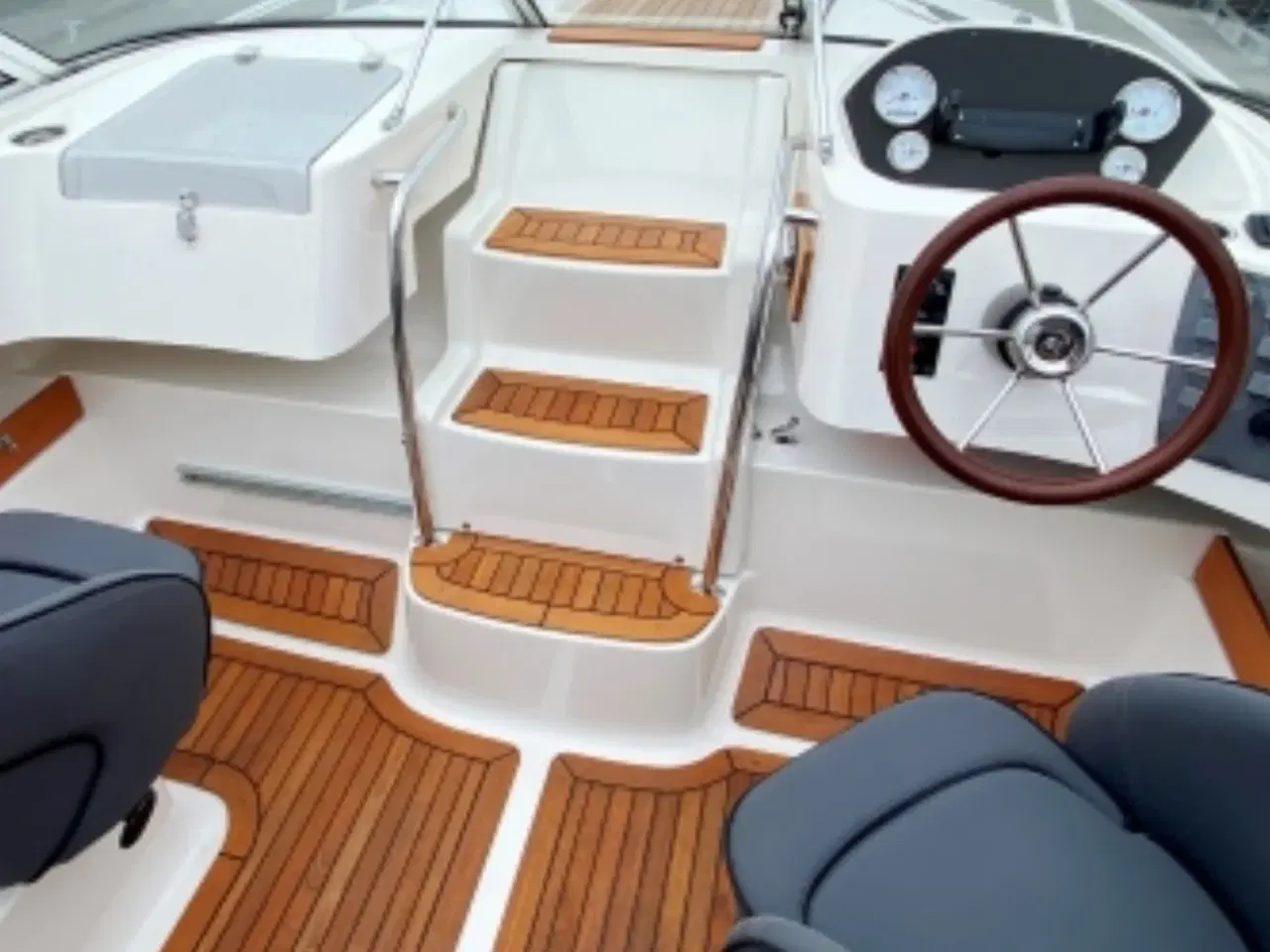 Billede 7 - 200 DC med 150 HK Suzuki-EFI 4 takt - udstyr