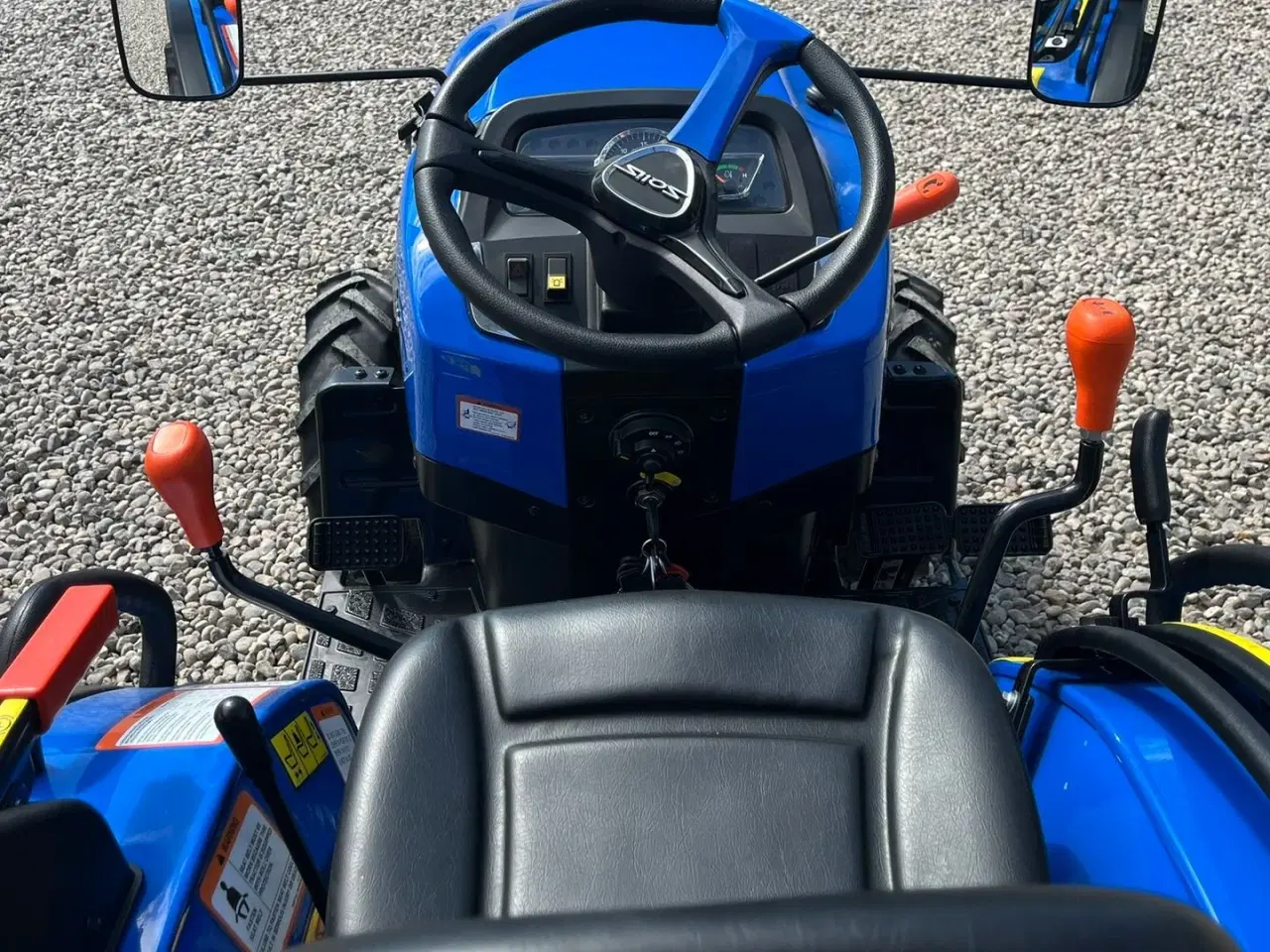 Billede 5 - Solis S26 6+2 Gearmaskine med Servostyring og brede traktorhjul