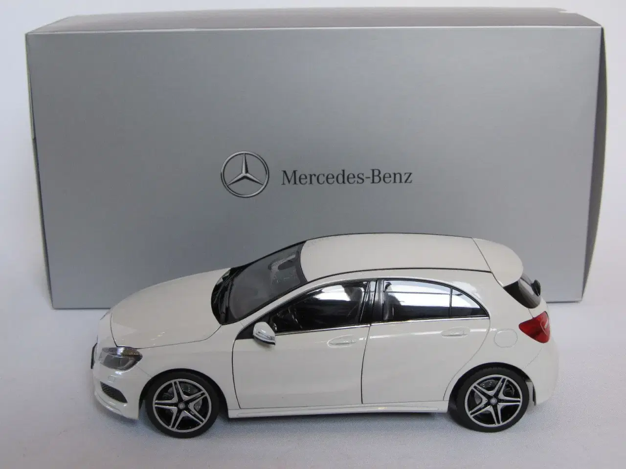 Billede 5 - 2013 Mercedes A-Klasse AMG 1:18  Type W176 