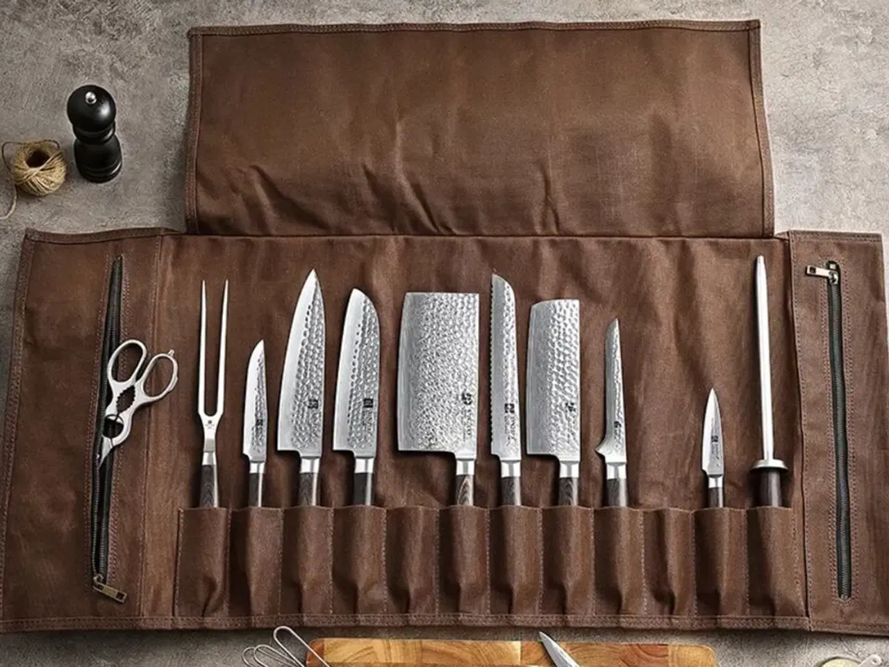 Billede 2 - Knivtaske udført i læder og tyk canvas.