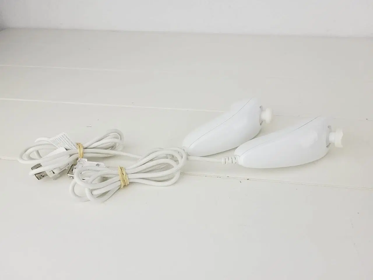 Billede 2 - ⭐️ 2 stk Wii Nunchuk Controller