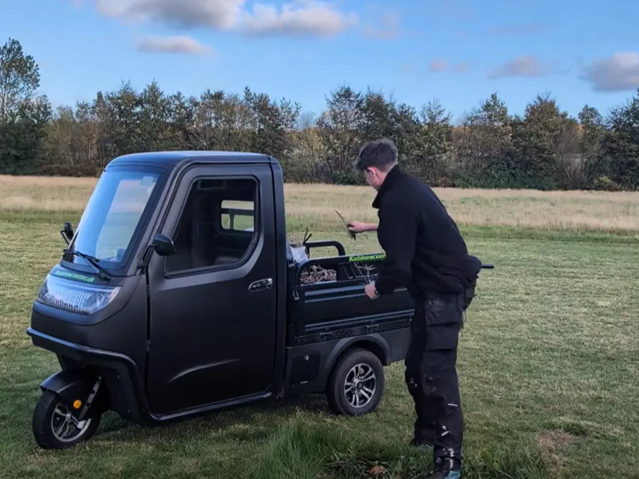 Billede 1 - Kabinescooter BACH Pick-up sort lille knallert