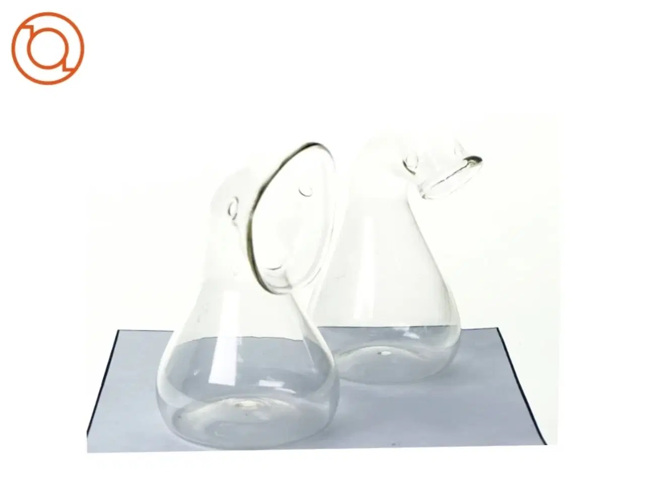 Billede 1 - Tissekolber til dreng og pige i glas, fra gammelt hospitalsvæsen (9 x 5 cm)
