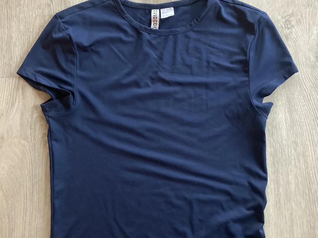 Billede 1 - Blå T-shirt i str. S