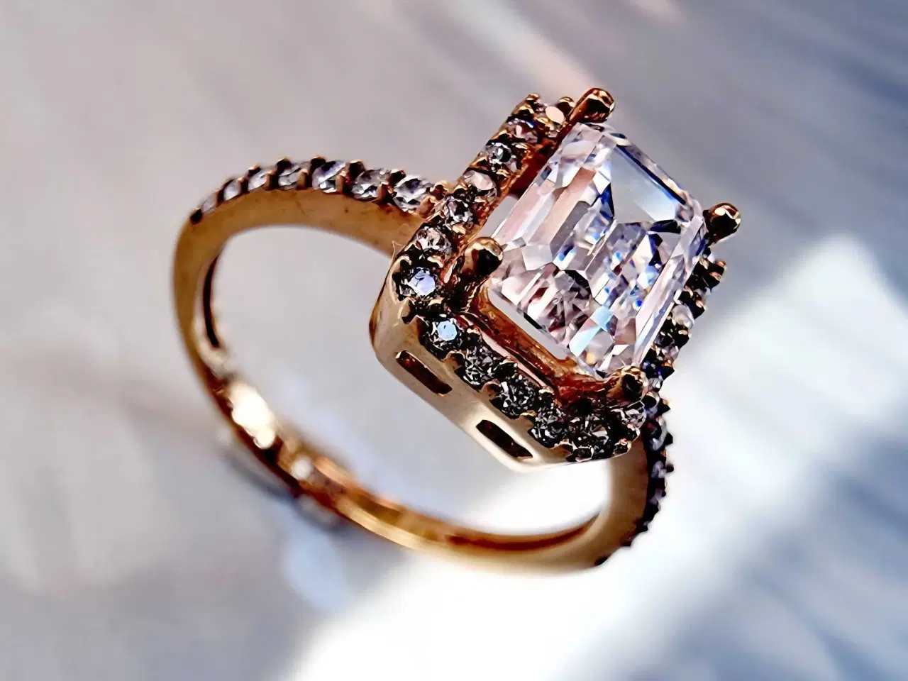 Billede 8 - Smuk 14 karat guldring