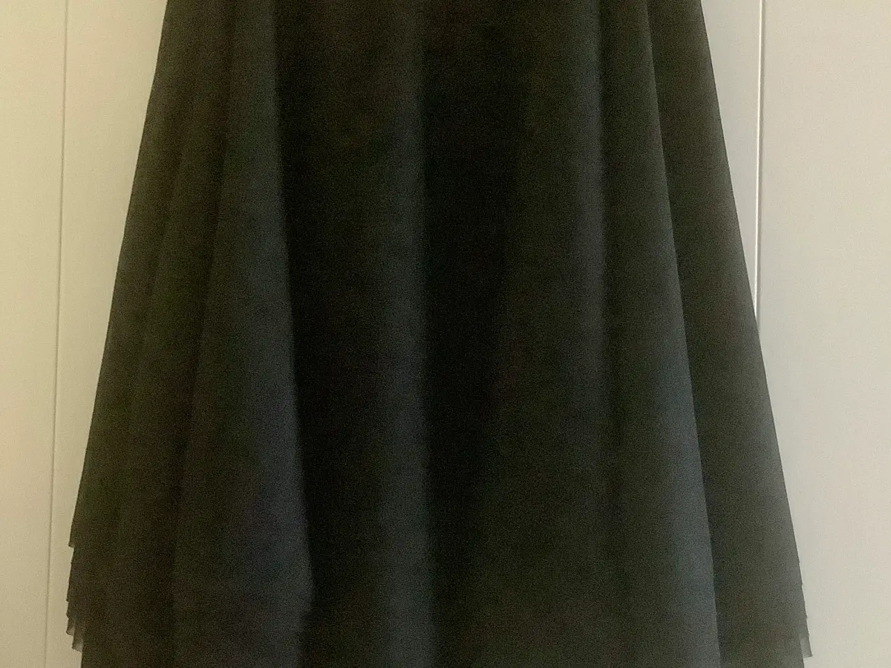 Billede 3 - Tyl nederdel med 12 lag tyl.