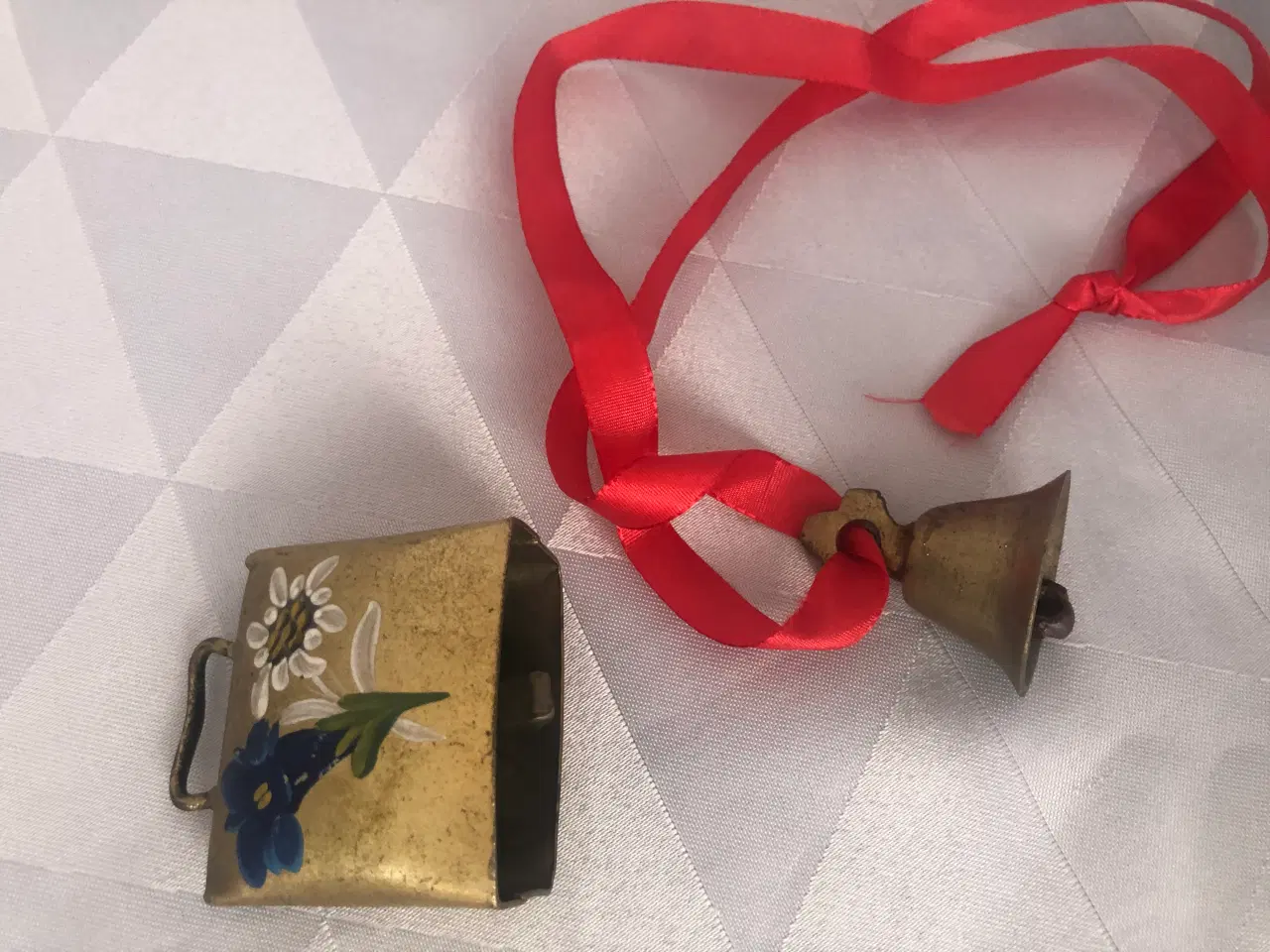Billede 18 - 2 metal juleklokker 
