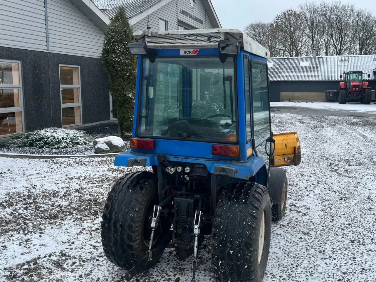 Billede 12 - Iseki 330 Med frontlift, sneplov og lukket kabine