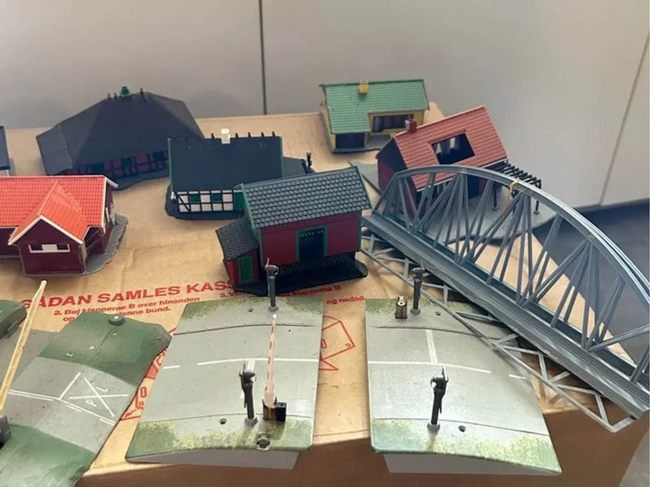 Billede 12 - Marklin Tog m. landskab.