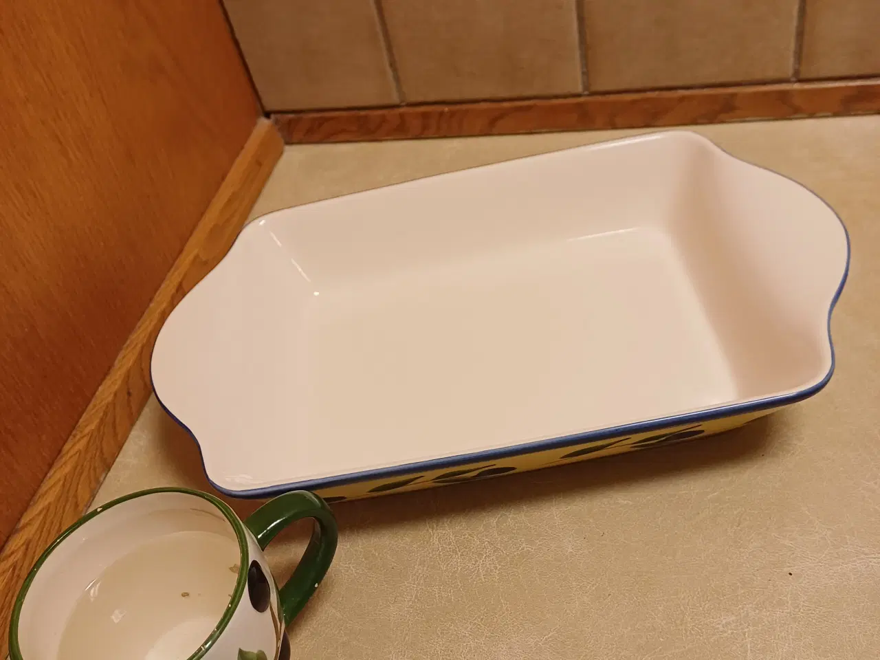 Billede 2 - Ovnfad rektangulært i keramik gul med bladmønster 