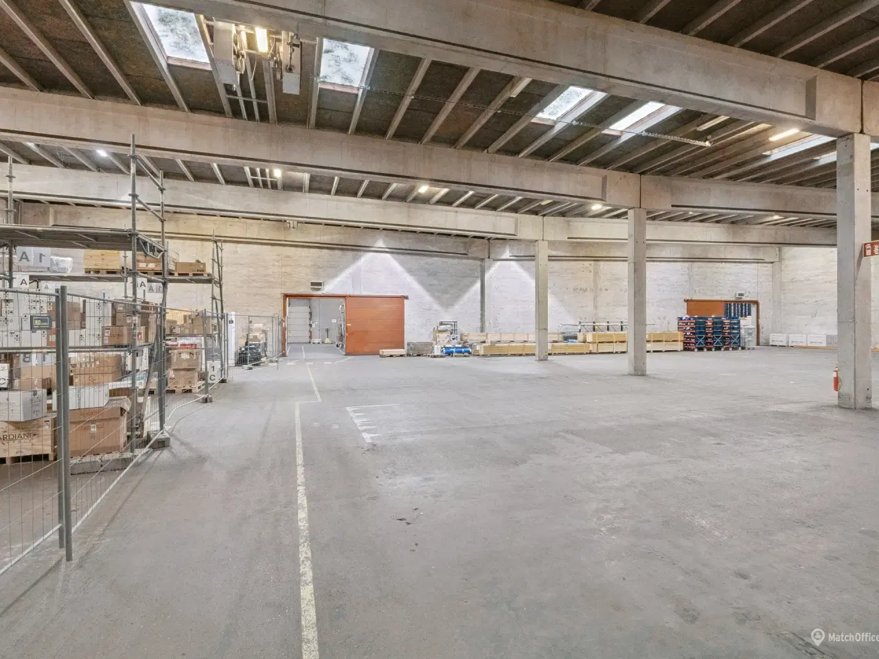 Billede 4 - Højloftet lagerlokale til leje på Naverland med stor fleksibilitet og all inklusive