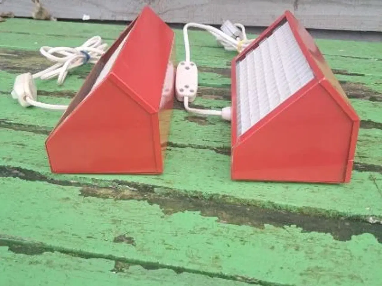 Billede 2 - Elidus to flotte røde retro væglamper