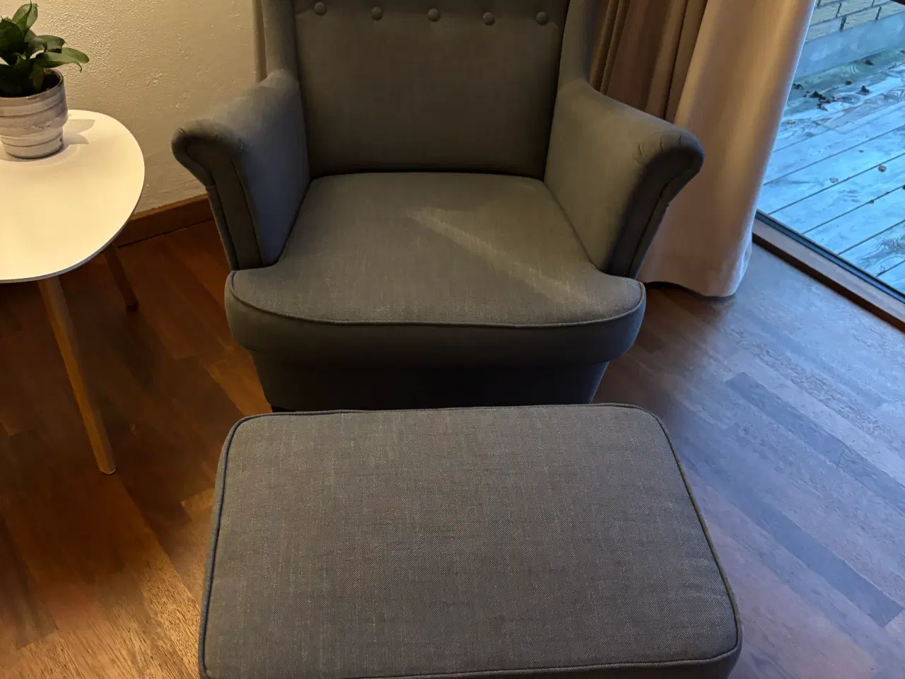 Billede 1 - Lænestol med puf